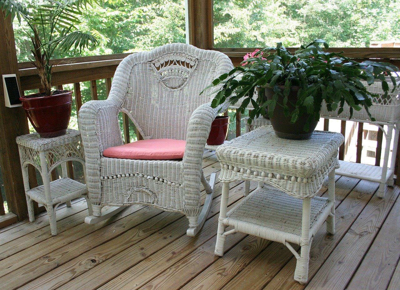 Krzesła bujane – nie tylko do salonu